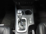 他拠点に展示中のお車も、専用端末でご覧いただけます!お客様のご要望等、何なりと申し付けください!