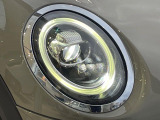 ●LEDヘッドライト:夜間走行時も良好な視界を確保し安心して運転できる高輝度LEDヘッドライトを装備!点灯速度が早く、消費電力も抑えられています。