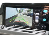 【リヤビューカメラ(Rear Assist)】後方確認や障害物検知をアシストし、安全な駐車をサポート。