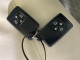 【スマートキー(エンジンスタートストップスイッチ)】スマートキー(電子キー)を持っていれば、スイッチを押すだけでエンジンをかけることができます!