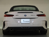 BMWのお車は、走行の安定性とコーナリングの良さを追求し、思い通りにハンドルの操作可能です。試乗車もご用意しておりますので、ぜひ&ldquo;駆け抜ける歓びをご体感ください!