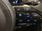ステアリングスイッチでは、マルチインフォメーションディスプレイや車線逸脱警報等の運転支援系の設定や表示が可能です。