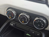 【オートエアコン】これなら車内温度を一定に保ちやすく過ごしやすいです。