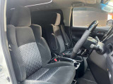 運転席も広々としており運転しやすい環境を実現しています☆