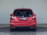 現車を確認できる方へ販売いたします。当社サービススタッフにて純正部品を使い点検整備を実施し、その後、ご納車させていただきますのでご安心してご利用いただけます。