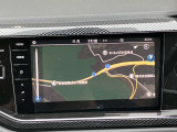 【ナビゲーションシステム】タッチスクリーンを採用しており、簡単に操作していただくことができます!お車を総合的に管理することのできるインフォテイメントシステムです。