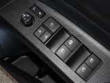 電動格納式ドアミラー・パワーウインドウを装備しています。