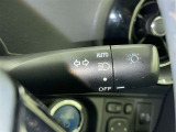 【オートライト】車外の明るさに応じて自動的にライトの点灯・消灯をしてくれます