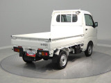 【斜め右後】フックが多数あり、ロープでの荷物の固定も簡単です。荷崩れを防ぎしっかりと運搬できます。