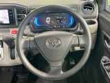 インテリアに合わせたデザインのステアリングは、運転される方のことも考え、運転しやすい形状、大きさです。是非一度、実際に触ってお確かめください。