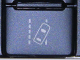 車線逸脱警報装置を装備しております。