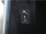 USB接続により外部オーディオと連携する事が出来、車内で音楽を楽しむ事が出来ます。