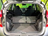 普段のお買い物や通勤、送迎等に十分な荷室スペースを確保しております。セカンドシートを倒すと、大きな荷物の積載も可能です♪