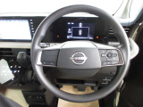 運転が楽しくなる明るく開放的な運転席まわりです。