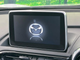 【マツダコネクトナビ】車内の雰囲気にマッチした一体型タイプのナビ。各種車輌設定やBluetooth再生等、様々な機能が楽しめます。直感的なダイヤル操作が可能で、使い勝手も良好です。