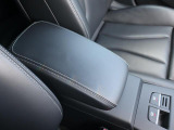 Audi正規ディーラーが高品質をお約束。高度な訓練・教育を受けたAudi専任メカニックが、100項目にもおよぶ精密な点検を実施。すべてクリアしたAudi車だけ、あなたのお手元に届けられるのです