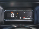 【明るく見やすいメーター】視認性が良く明るく見やすいメーター。運転者にとって見やすいメーターは運転していても疲れないですよね。