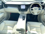 XC60  リチャージ プラグインハイブリッドT6 AWDインスクリプション 4WD