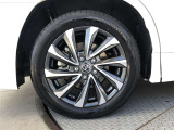 純正17インチアルミ!タイヤサイズは205/55R17です