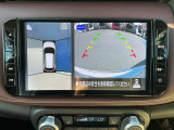 【アラウンドビューモニター】周囲を見渡せる映像で、スムースな駐車をサポートします