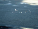 カラーヘッドアップディスプレイ付き。少ない視線移動で情報を確認できるので、運転の疲労軽減に繋がりますよ♪