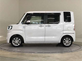 両側パワースライドドア付きだから、狭い駐車スペースなどでの 乗り降りラクラク!小さなお子さまのいるご家庭には嬉しい装備。
