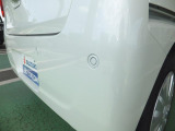後退時ブレーキサポート機能搭載☆リアバンパーに4つのセンサーを内蔵し、車両後方にある障害物を検知!衝突回避をサポートします♪
