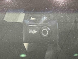 事故直前・直後のデータを記録しておくことで、客観的な検証を行うことができるドライブレコーダーが付いてます。保証は製造メーカー修理保証のみで期間外のものは対象外となります。