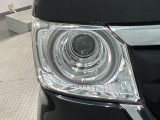 LEDヘッドライトは、点灯の瞬間から最大光量を発揮し、突然暗くなるトンネルなどでの安定感を高めます。