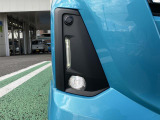 LEDフォグランプ付きで、明るい光が霧の発生や悪天候時に視界の確保をサポートしてくれます。