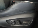 パワーシート搭載。微妙な調整が手軽にでき、ピッタリのポジションで運転することが可能です。