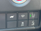 電動リアゲート、衝突軽減ブレーキや車線逸脱抑制装置も装備しております♪
