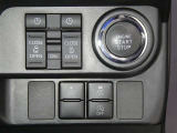 ネッツトヨタ静浜は&rdquo;キレイ&rdquo;にこだわっています。特設サービス工場で、新しく生まれ変わった車!内装・外装の徹底的な掃除、シートを外してニオイの元まで消臭・除菌、見えにくいエンジンルーム内もキレイ!