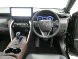 運転席からの視界はこんな感じです☆お気軽にご来店いただき、実際に座って是非お確かめください。ドライバーに寄り添う快適な操作フィールをもたらすステアリングです。
