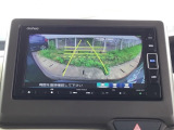 バックモニター付きで、車庫入れやバック時の後方確認をしっかりサポート。モニターに映し出される映像で死角も確認しやすく、狭い場所での駐車や後退時の操作をより安心して行えます。