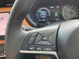 ステアリングスイッチでオーディオ操作が可能です。