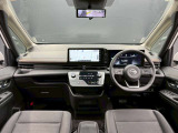 全方位で視界が広い、気持ちがよくて運転がしやすいインテリア
