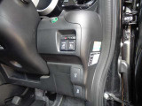 スライドドアは、運転席側から操作が可能です。左右どちらも開閉ハボタン一つでできます。