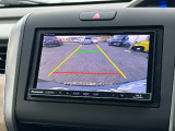 リアカメラが装備されているので、バックにギアを入れればカーナビの画面に映像が連動します。駐車が苦手な方でもガイドラインで安心駐車。