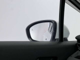 【ブラインドスポットモニター】巻き込み事故防止や、車線変更時の事故も予防します。