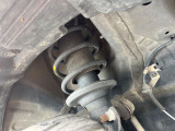 お車を安心してお乗りいただく為には、足回りの定期点検が欠かせません。サービスサポート(有償保証)では無料点検もご提供しており、安心のカーライフをお過ごしいただけるサポート体制が整っています。
