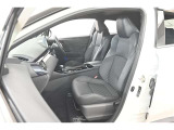 見通しのよいすっきりとした視界で、誰でも運転しやすいです。運転のしやすさは疲れにくさにも繋がりますよ♪