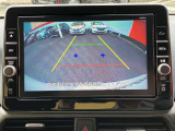 うれしい装備の車庫入れ安心バックビューモニター付き!見やすいガイドラインも表示!