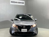 【ハイビームアシスト】先行車または対向車や周囲の明るさなどに応じ、自動的に上向きと下向きを切り替えてくれます★