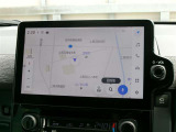 DCM(専用通信機)を装備したコネクティッドナビです。なお無償でのご利用期間は限定(令和9年10月まで)されています。詳しくは営業スタッフにお問い合わせください。