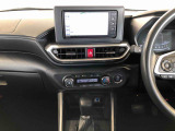 温度を設定すれば、自動で車内の温度管理をしてくれる優れものです♪ATミッションで運転楽々