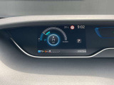 e-POWER専用メーターはモーター出力、エネルギーフロー表示、各種燃費表示機能、バッテリー残量、オド・ツイントリップメーター、デジタル時計、航続可能距離、サービスインターバルなどが表示されます。