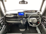 視界が広く運転しやすい軽ハイトワゴンです。大きなガラスエリアと高めのアイポイントにより前方・左右の見切りが良好。狭い道や駐車も安心して行えます。
