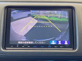 バックモニター付きで、車庫入れやバック時の後方確認をしっかりサポート。モニターに映し出される映像で死角も確認しやすく、狭い場所での駐車や後退時の操作をより安心して行えます。