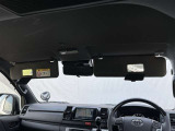 ★ミラー付きのサンバイザーが装備されています!
